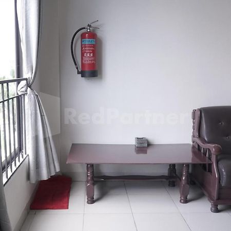 Hotel Carolina Transit Medan Esterno foto