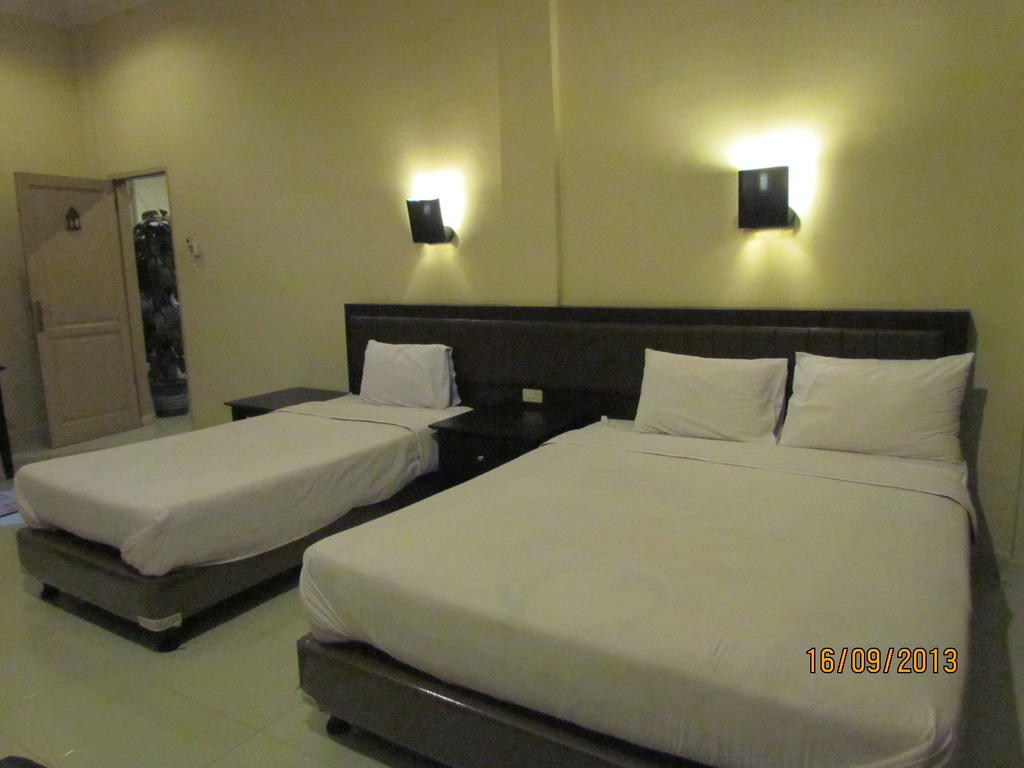 Hotel Carolina Transit Medan Camera foto